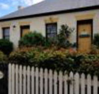 Sargeants  Armoury Cottages 1823 - Hervey Bay Accommodation