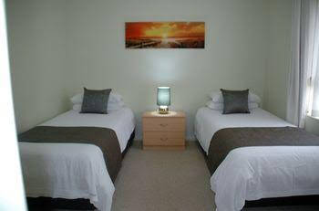 Beachside Apartment - Hervey Bay Accommodation 0