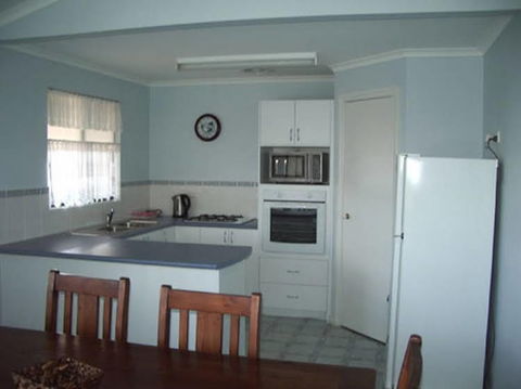 Busselton Holiday Village - Hervey Bay Accommodation 0