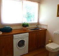 Australian Home Away at Eltham Venn Cottage - Hervey Bay Accommodation