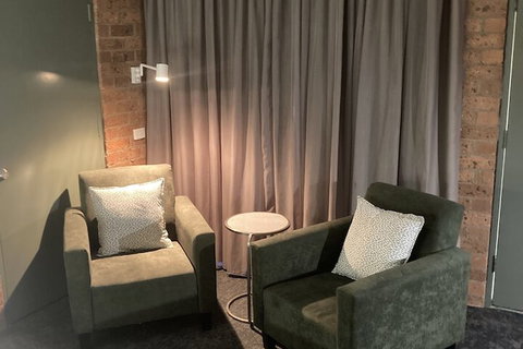 Hamilton's Henry Parkes Motor Inn, Parkes - Hervey Bay Accommodation 5