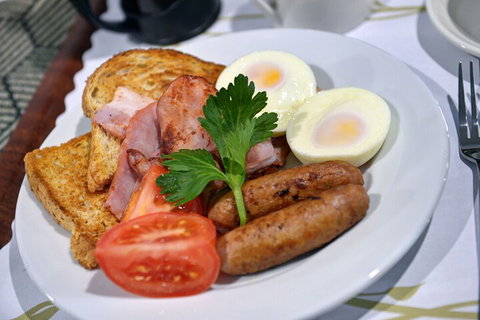 Hamilton's Henry Parkes Motor Inn, Parkes - Hervey Bay Accommodation 3