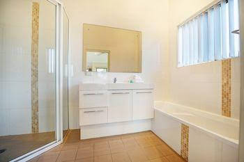Coffs Beach Houses - Hervey Bay Accommodation 6