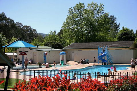 Porepunkah Pines Holiday Park - Hervey Bay Accommodation 5