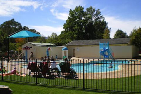 Porepunkah Pines Holiday Park - Hervey Bay Accommodation 4