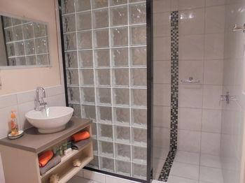 Goulds Country Guest House - Tourism Hervey Bay 0