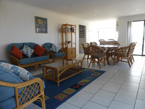 Hi Surf Unit 4 92 Head St. Forster - Hervey Bay Accommodation 5
