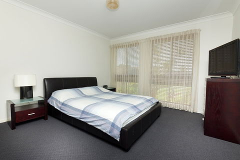 Lake House On Elouera - Hervey Bay Accommodation 4