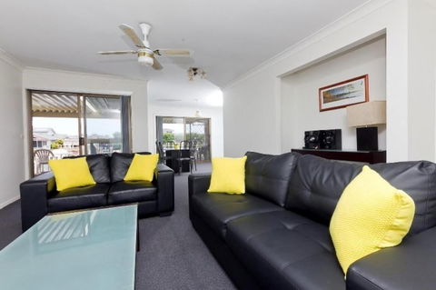 Lake House On Elouera - Hervey Bay Accommodation 1