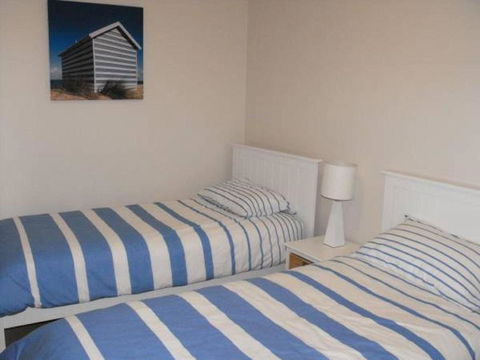 Fleur Court Unit 9 26 28 Head Street - Hervey Bay Accommodation 2