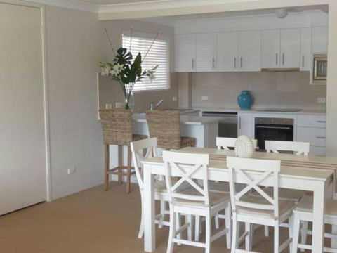 Fleur Court Unit 9 26 28 Head Street - Hervey Bay Accommodation 4