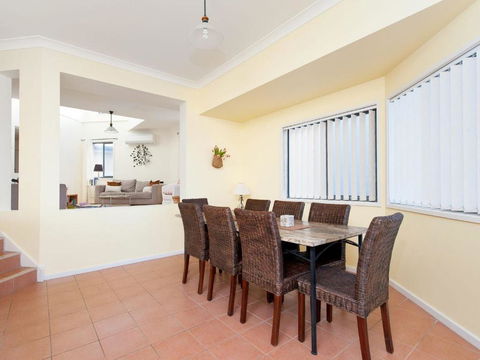 Portovenere Fishermans Bay - Hervey Bay Accommodation 1