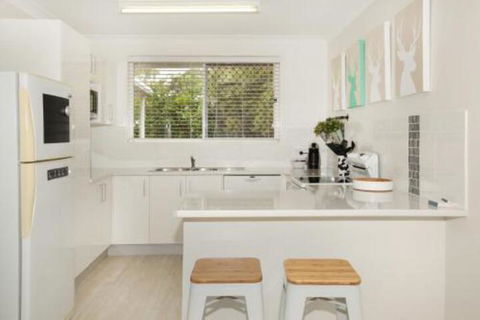 Unit 1 / 14 Tamarindus Street Marcoola Beach Pet Friendly 300 BOND Linen Supplied - Tourism Hervey Bay 7