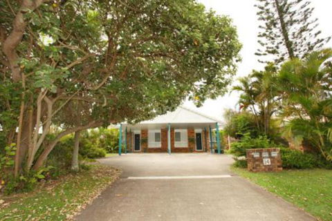 Unit 1 / 14 Tamarindus Street Marcoola Beach Pet Friendly 300 BOND Linen Supplied - Tourism Hervey Bay 0