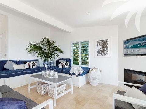 The Headland House - Hervey Bay Accommodation 1