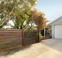 1 / 882 David Low Way Marcoola 500 Bond Linen included pet friendly - Hervey Bay Accommodation