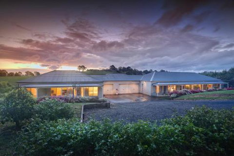 Emerald Lodge - Hervey Bay Accommodation 4