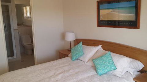 Alexander Drive B & B - Hervey Bay Accommodation 3