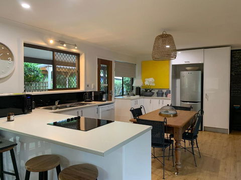 Maleny Arthouse Cottage - Hervey Bay Accommodation 4