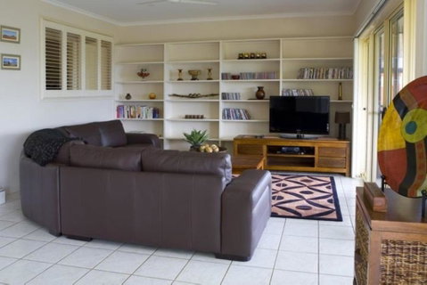 Casa Al Lago - Hervey Bay Accommodation 4
