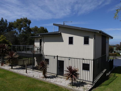 Luxury Near Old Pier Beach - Hervey Bay Accommodation 6