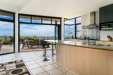 A SWEET ESCAPE Above Byron - Hervey Bay Accommodation 1