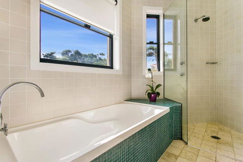 A SWEET ESCAPE Above Byron - Hervey Bay Accommodation 4