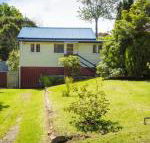 Pet Friendly Beach Cottage at Ballingalla - Tourism Hervey Bay