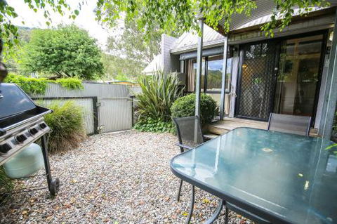 Allambie Cottages Villa 1 - Tourism Hervey Bay 3