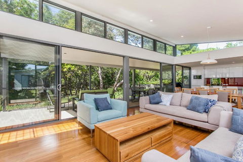 A SWEET ESCAPE Beachfront Tranquility - Tourism Hervey Bay 6