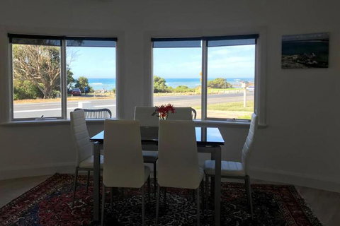 Seaside Retreat - Hervey Bay Accommodation 5