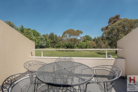 Horizons 518 Modern Apartment On The Lake Jindabyne Foreshore - Hervey Bay Accommodation 5