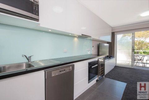 Horizons 518 Modern Apartment On The Lake Jindabyne Foreshore - Hervey Bay Accommodation 3