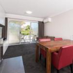Horizons 518 Modern Apartment On The Lake Jindabyne Foreshore - Hervey Bay Accommodation 1