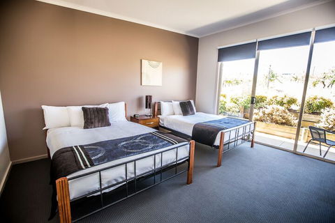 De'Vine Escape - Hervey Bay Accommodation 2