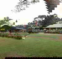 Barristers Block Vigneron Villa