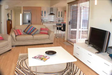 Paradise House - Tourism Hervey Bay 6