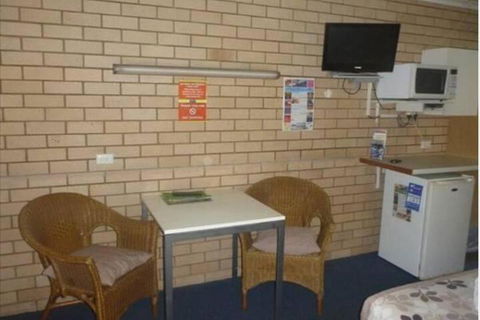 Twin Pines Motel - Hervey Bay Accommodation 5