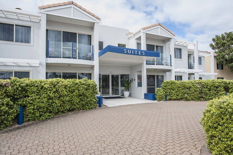 The Marina Hotel - Tourism Hervey Bay 5