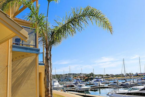 The Marina Hotel - Tourism Hervey Bay 2