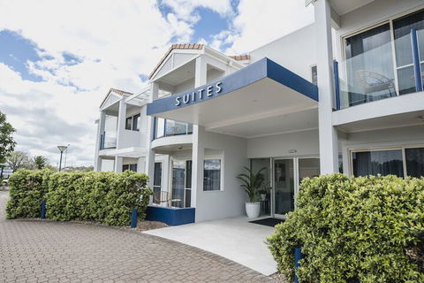 The Marina Hotel - Tourism Hervey Bay 6