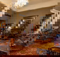 Hadley's Orient Hotel - Hervey Bay Accommodation