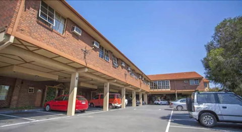 St Georges Motor Inn - Tourism Hervey Bay 0