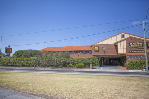 St Georges Motor Inn - Tourism Hervey Bay 1
