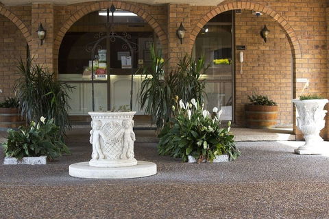 Cumberland Motor Inn - Hervey Bay Accommodation 0