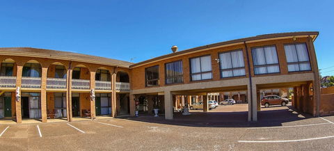 Cumberland Motor Inn - Hervey Bay Accommodation 1
