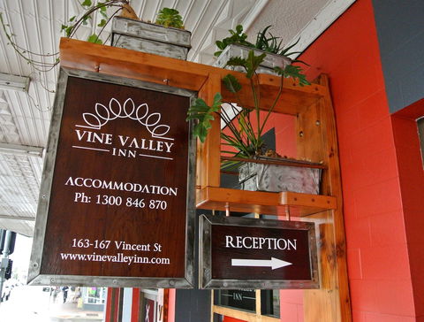 Vine Valley Inn - Hervey Bay Accommodation 0