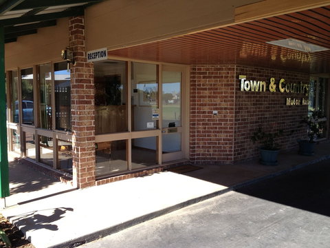Town & Country Motor Inn Forbes - Hervey Bay Accommodation 3