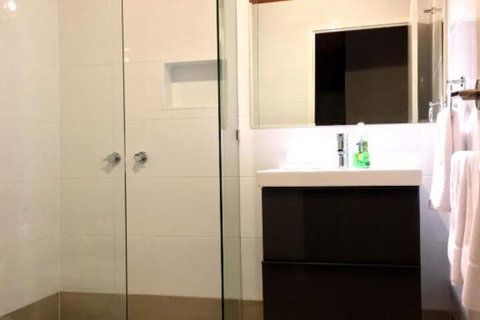 The Lookout Cave Underground Motel - Hervey Bay Accommodation 3