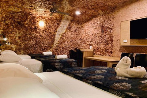 The Lookout Cave Underground Motel - Hervey Bay Accommodation 5